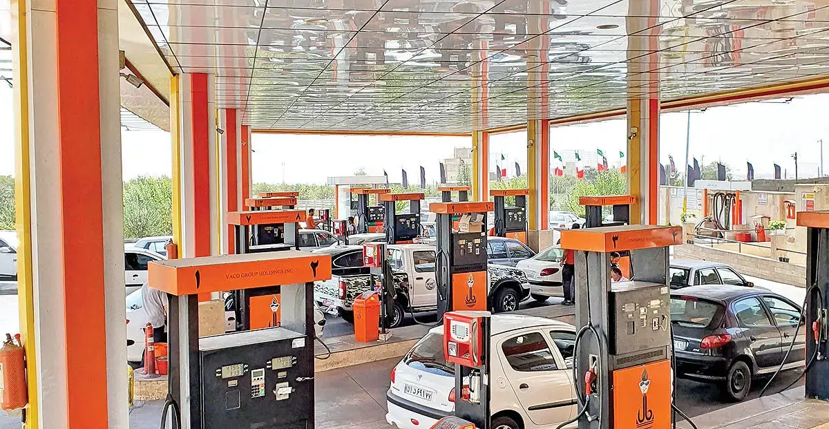 شارژ سهمیه ۶۰ لیتری بنزین بهمن؛ بامداد چهارشنبه