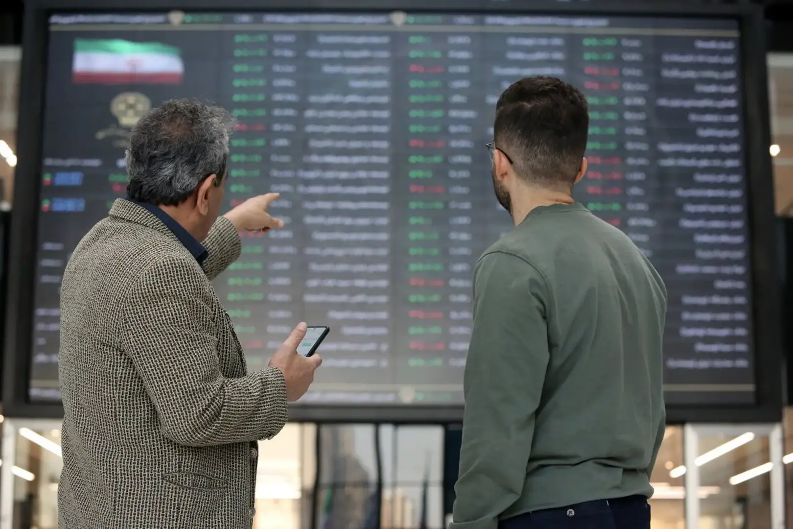 فرمان بورس دست بانک‌ها و نفتی‌ها افتاد