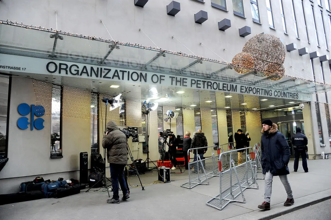 اوپک: بازار نفت در ۲۰۲۶ به تعادل می‌رسد