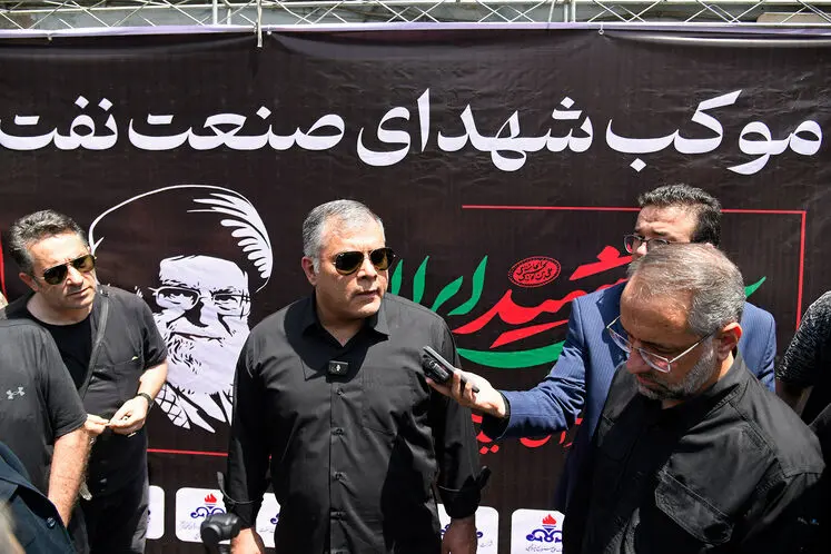 حضور وزیر نفت در موکب شهدای نفت