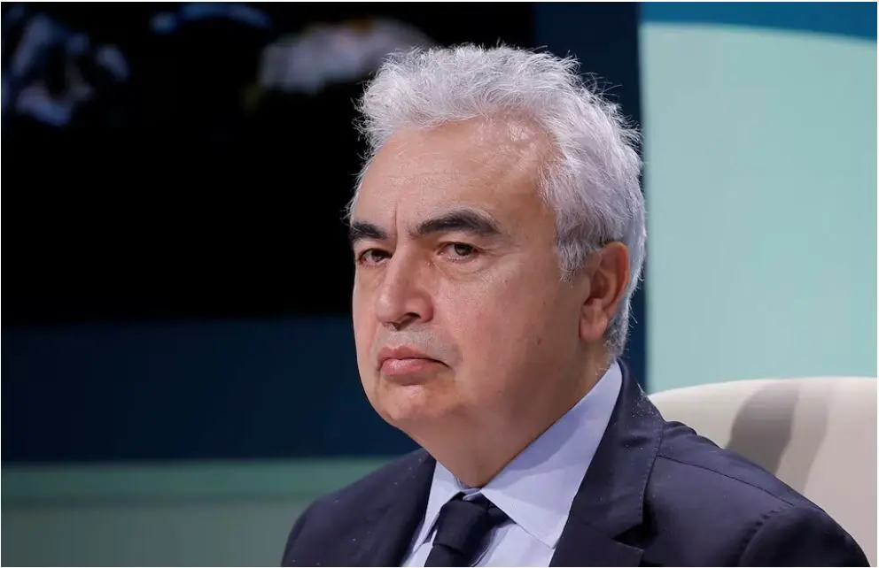 مازاد عرضه مانع افزایش قیمت نفت می‌شود