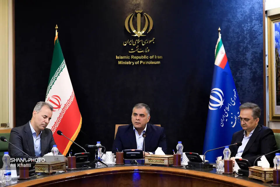 صنعت نفت محور اصلی تاب‌آوری اقتصادی کشور است